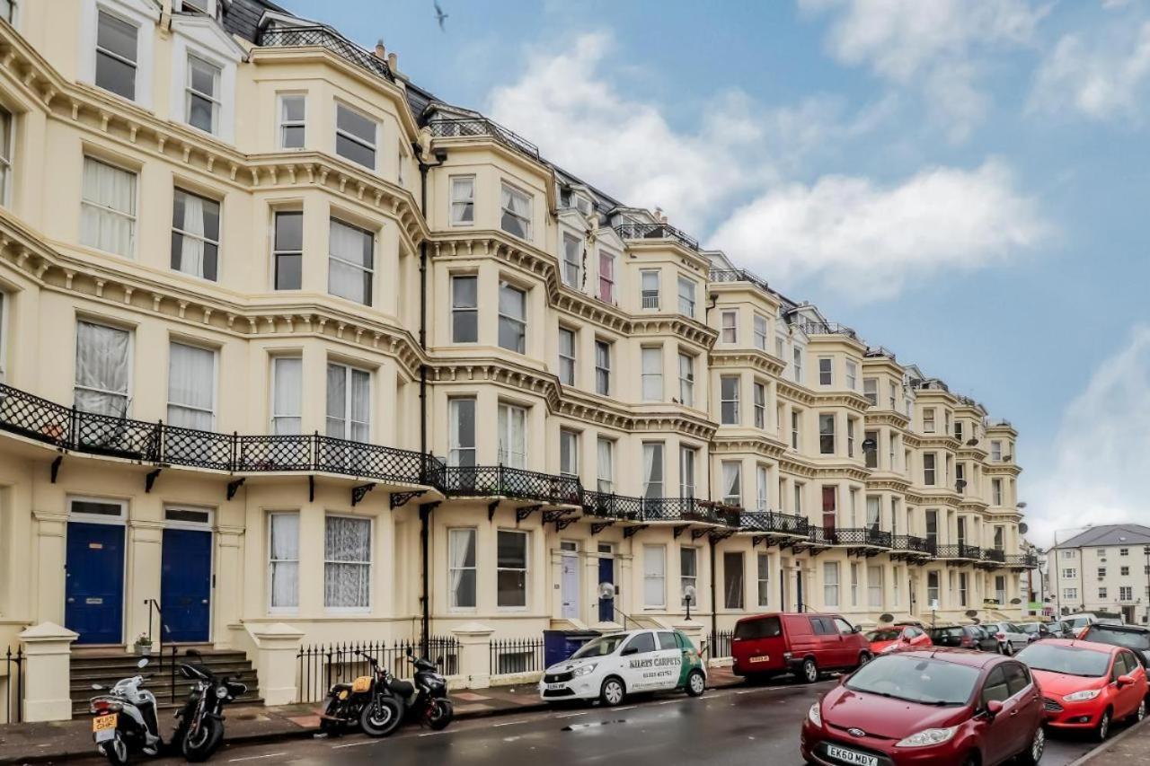 3 Queens Gardens Sea View Apartment อีสต์บอร์น ภายนอก รูปภาพ