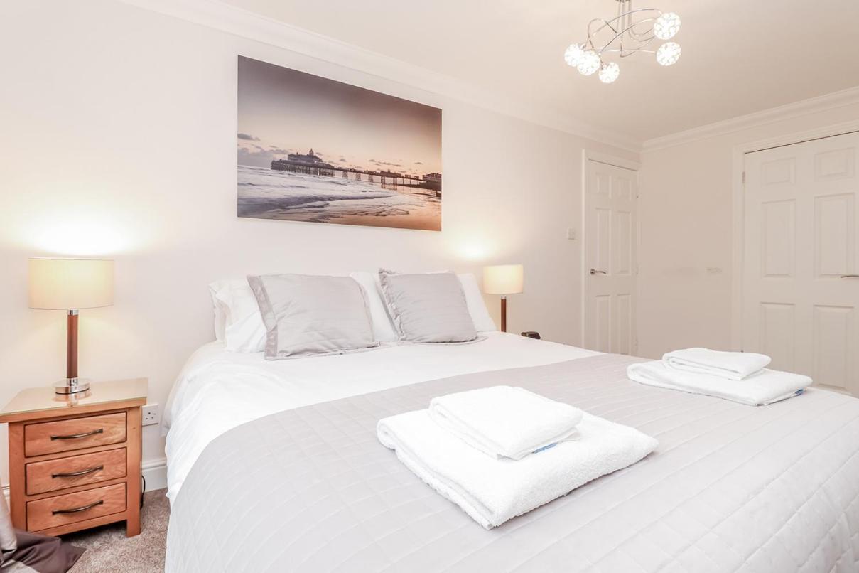 3 Queens Gardens Sea View Apartment อีสต์บอร์น ภายนอก รูปภาพ