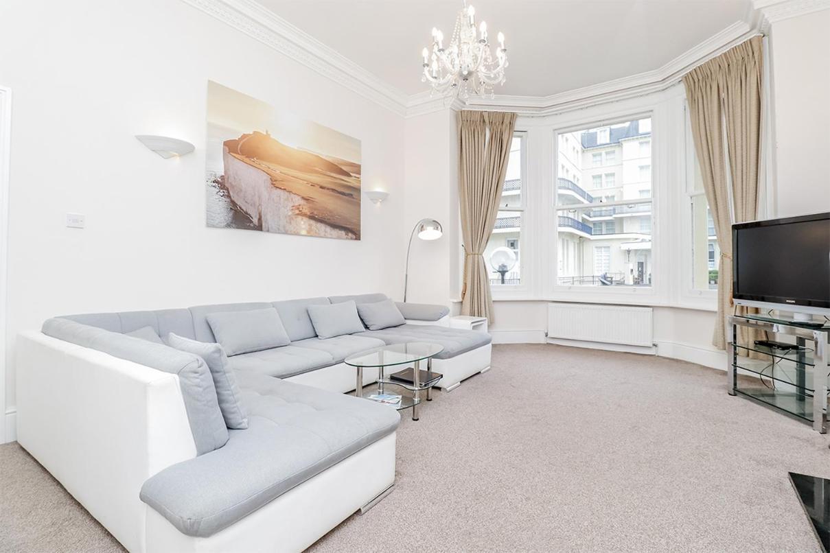 3 Queens Gardens Sea View Apartment อีสต์บอร์น ภายนอก รูปภาพ